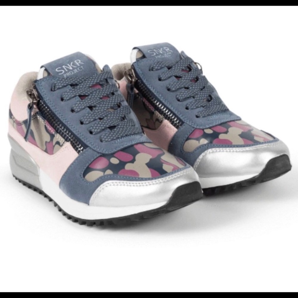 SNKR Project women’s 8.5